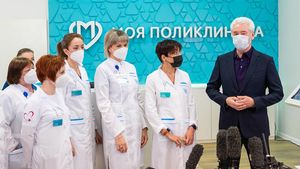Собянин выделил 1,5 миллиарда рублей на премии московским медикам