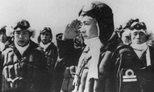 Шёлковый шарф: зачем военным летчикам женский аксессуар