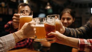 «Неравнодушны к выпивке»: названы мужские имена, обладатели которых склонны к алкоголизму