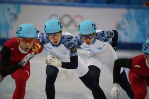 Сборную России по шорт-треку дисквалифицировали в эстафете на Олимпиаде