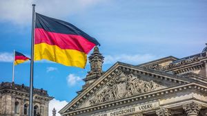 Кабмин ФРГ опроверг недопуск Deutsche Welle к сопровождению Шольца в Москву