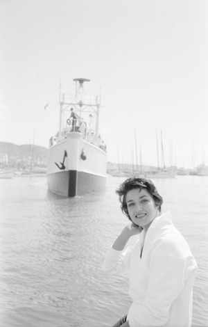 1956. 9 Каннский кинофестиваль. Франсуаза Фабиан на вечеринке у Жак-Ива Кусто на борту «Калипсо» 