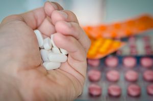 Нарколог предложил наносить предупреждающие надписи на упаковки успокоительных средств