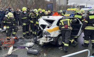 Вертолет госпитализировал одного из пострадавших в массовом ДТП на Рублевском шоссе