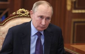 Путин желает Жириновскому скорейшего выздоровления