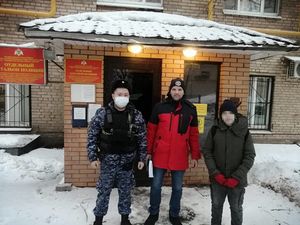 Росгвардеец вернул родителям потерявшегося в Москве школьника