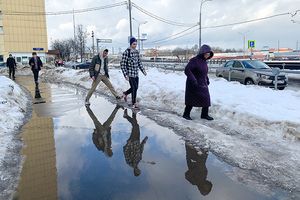 Синоптики сообщили о не характерной для зимы погоде в Москве 15 февраля