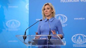 Захарова призвала Великобританию извиниться за фейки о вторжении на Украину