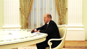 Шольц рассказал о доверительном характере переговоров с Путиным