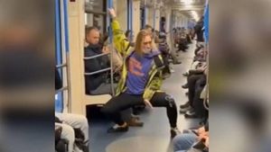 Полиция задержала двух пранкеров в столичном метро за симуляцию приступов