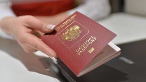 Более 20 тысяч москвичей оформили загранпаспорт в криптобиокабинах