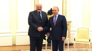 «Разбавить западную элиту»: Лукашенко пошутил на встрече с Путиным