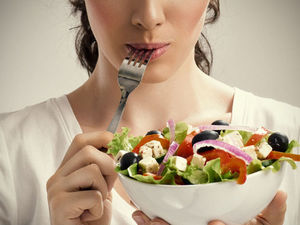 Витаминки или полезная пища: что лучше влияет на самочувствие и энергетику
