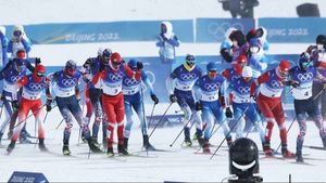 Лыжники Большунов и Якимушкин заняли два призовых места в масс-старте на Олимпиаде в Пекине