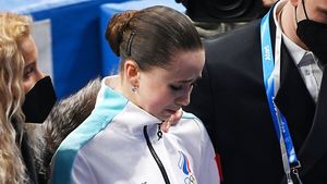 Вернулась домой: Камила Валиева в аэропорту заявила, что будет делать после Олимпиады