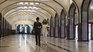 На станции «Маяковская» поженились первые три пары в 2022 году