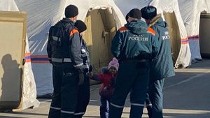 Опрос ВЦИОМ: Около 80 процентов россиян поддержали прием беженцев из ДНР и ЛНР