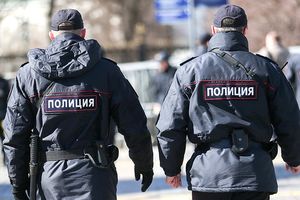 Мужчина без документов в Москве ударил по голове сотрудника полиции