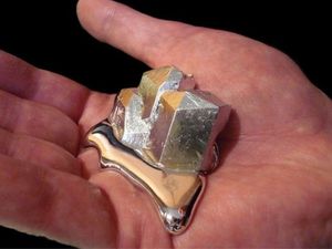 Галлий — редкий метал, который тает в руках