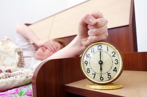 Что мешает уснуть и портит настроение: 5 вещей, которые нельзя хранить в спальне