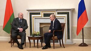 Путин рассказал Лукашенко о ситуации в Донбассе и на границе с Украиной