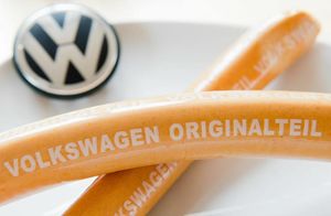 Сосиски от Volkswagen: 8 неожиданных товаров, которые производят известные бренды