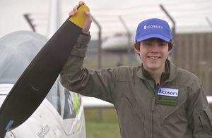 Видео: Как 16-летний пилот собирается облететь весь мир и поставить новый рекорд