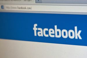 Роскомнадзор объявил о начале частичного ограничения Facebook