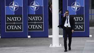 НАТО призвало Россию немедленно прекратить операцию на Украине