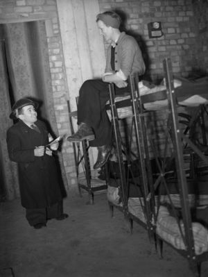 1941. «Убежище Микки» в Лондоне на снимках Берта Харди