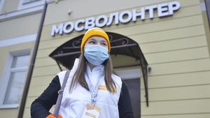 Москвичи передали более 67 тысяч товаров в поддержку беженцев из Донбасса