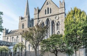 Храм, суд и конюшня: история собора Святого Патрика в Дублине