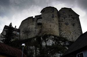 Мистическая Германия: замок Вольфзегг, по которому якобы бродит женщина в белом платье
