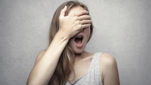 Справляемся с тревогой и страхом: 9 рекомендаций от психолога
