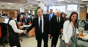 В Европе преследуют за правду: Путин поздравил журналистов Sputnik