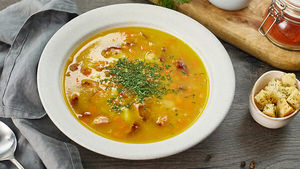 Гороховый суп на копченых ребрах: пошаговый рецепт от Александра Бельковича