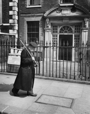 1951. «Весь Лондон» на снимках Берта Харди