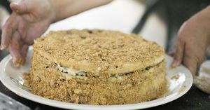 Итальянский торт «Тысячелистник», по вкусу напоминает «Наполеон», но есть нюансы