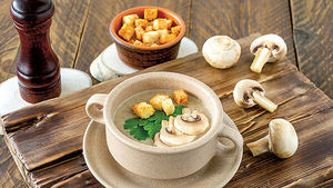 Постный крем-суп из запеченных грибов