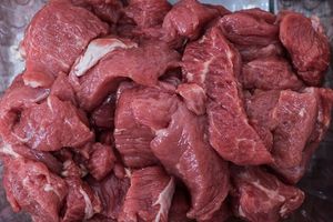 Разморозка мяса с пользой для блюда: кулинарный лайфхак родом из СССР