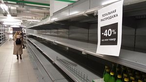 Россиянам блокируют карты за оптовые закупки в розничных магазинах