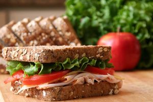 Как приготовить полезный бутерброд: советы диетолога