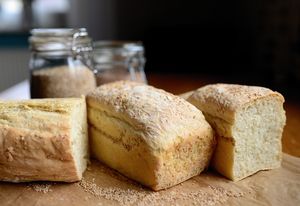 Закваска из муки и воды и в добавок простой рецепт сытного хлеба для всей семьи