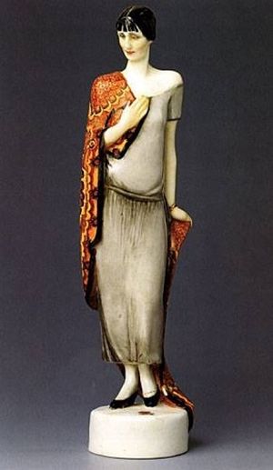 Эта фарфоровая статуэтка Анны Ахматовой справедливо считается одной из лучших работ скульптора Натальи Данько