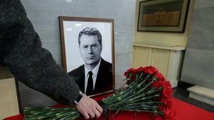 Ни жены, ни сына: самые близкие не появились на церемонии прощания с Жириновским