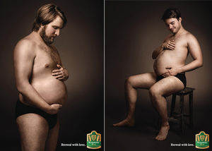 Беременные мужины в оригинальной рекламе пива