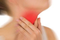 Постоянная боль в горле после заражения Covid-19 может быть симптомом других заболеваний