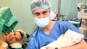 Дома без папы: Александр Энберт пожертвовал новорожденной дочерью ради Татьяны Тарасовой