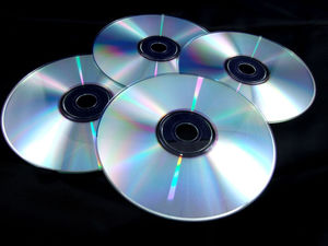 Когда появились первые CD-диски и кто их придумал – история создания