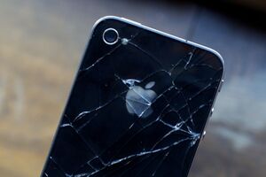 Сомнительная выгода самостоятельного ремонта iPhone